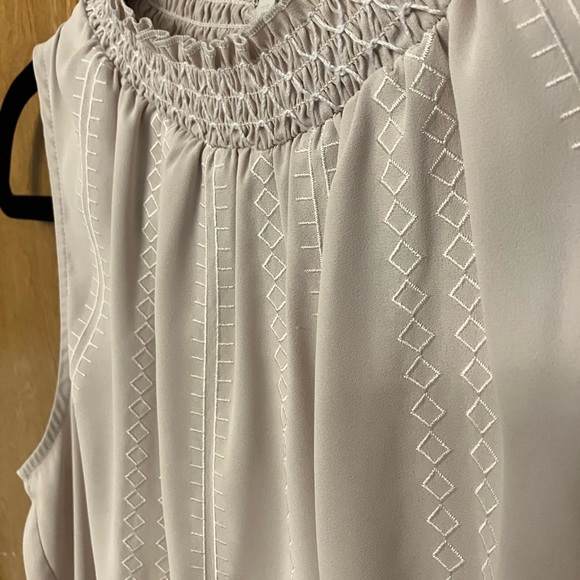 Bundle of two WHBM sleeveless blouses contrast stitching - Picture 8 of 8